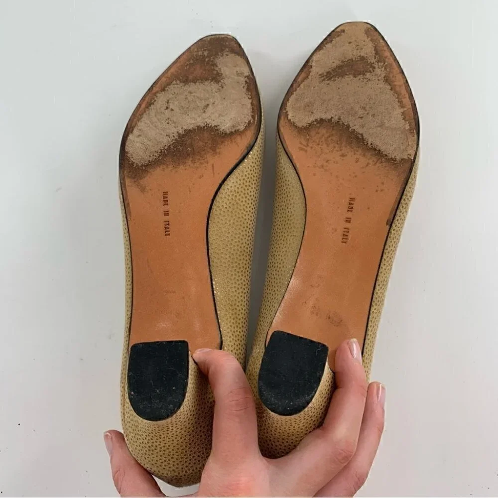 Salvatore Ferragamo heels 9.5 AA gold Italian leather vintage 80s 90s old money